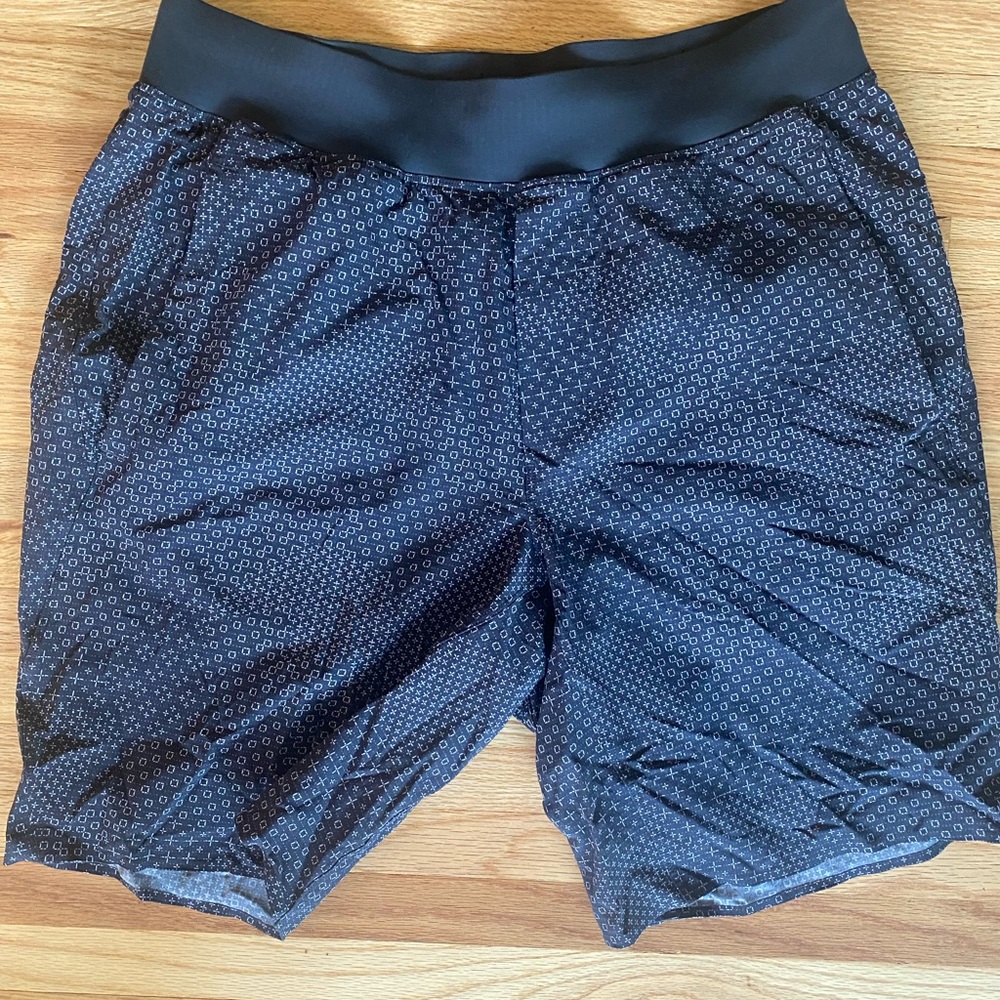 Lululemon In Mind Short 9” Size Medium